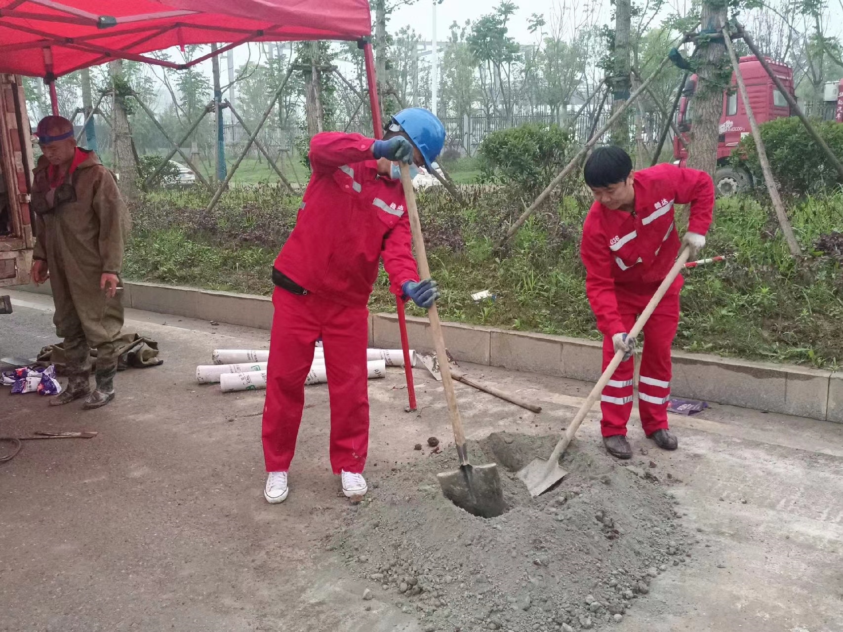 翠屏管道疏通哪家好】及时进行市政管道清淤