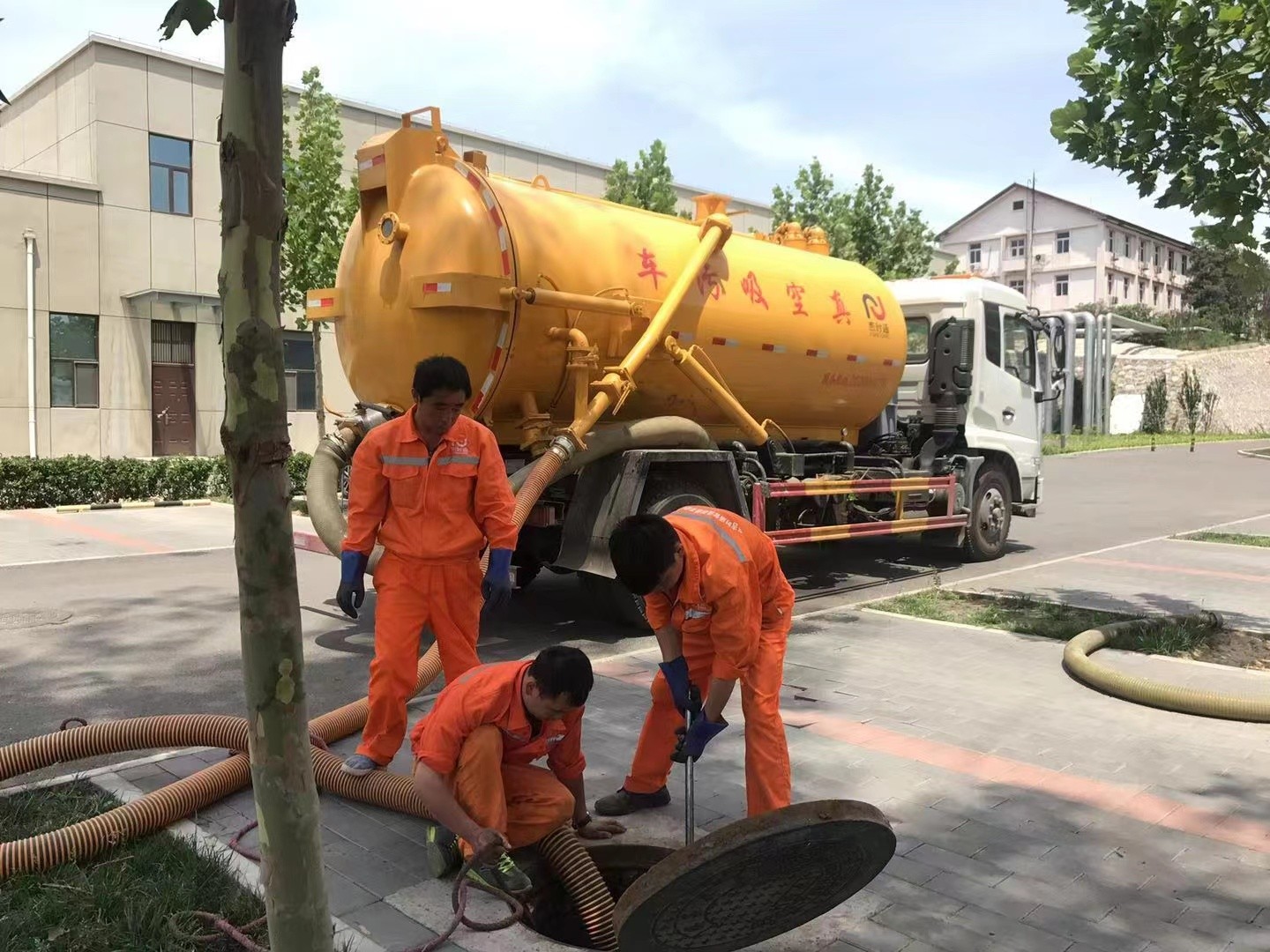 翠屏化粪池清理与5-8吨吸粪车施工效率分析